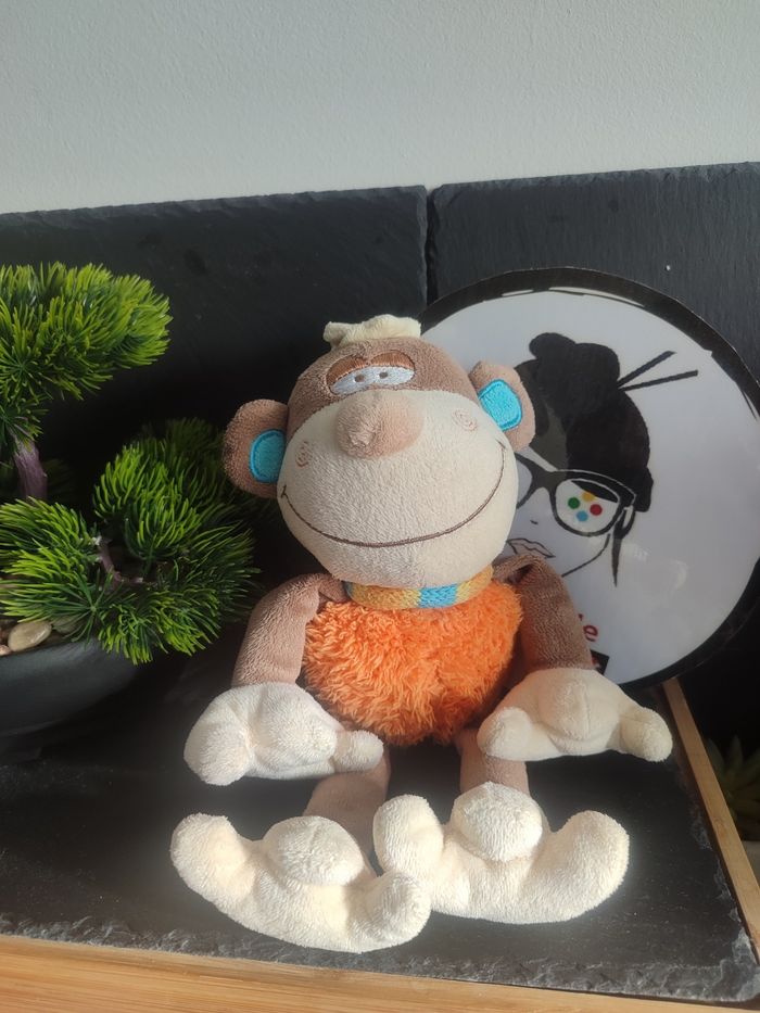 doudou peluche singe bengy marron orange beige écharpe bleu boule Laine DD003575