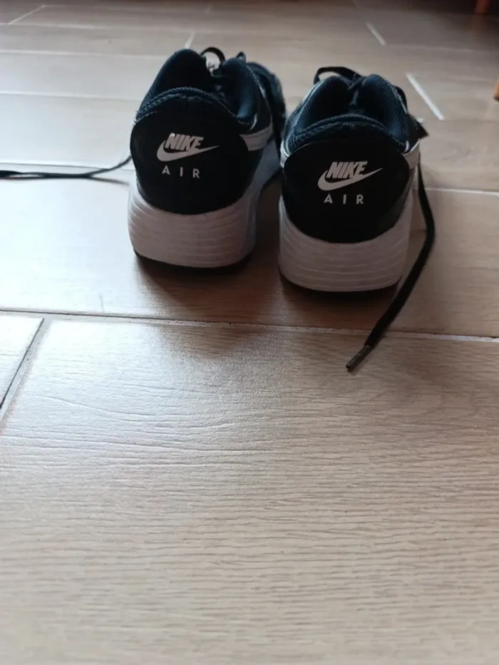 Nike air noires pointure 38 - photo numéro 4