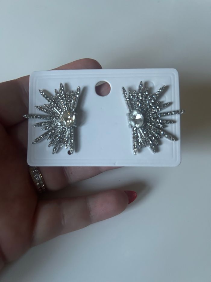 Boucles d’oreilles NEUVES avec étiquette couleur argenté - photo numéro 2