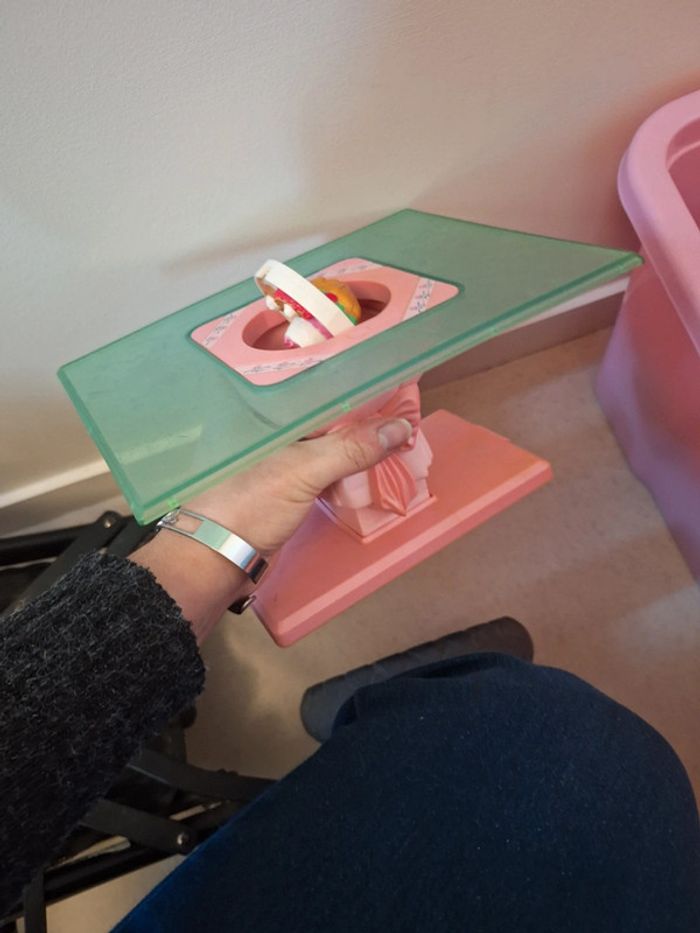 La table barbie vintage avec le repas