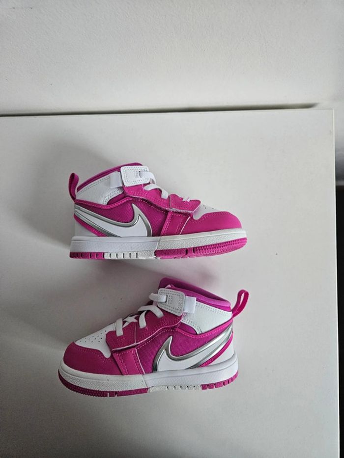 Basket fille Jordan 1 Mid EasyOn Fire rose et blanche Taille 25 neuf - photo numéro 7