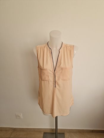 Haut beige abricot à bordure noir Mango