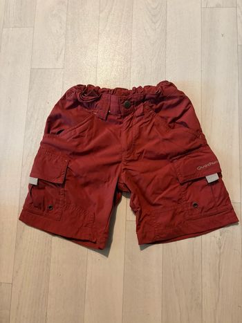 Short décathlon bordeaux 4 ans très bon état