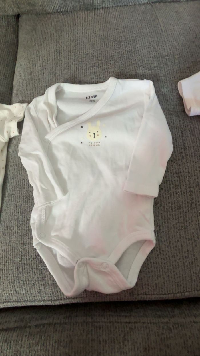 Body bébé, trois mois - photo numéro 3