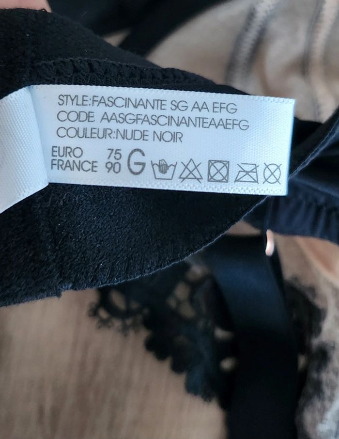 Soutiens-gorge corbeille dentelle beige et noir taille 90G Valège - photo numéro 5