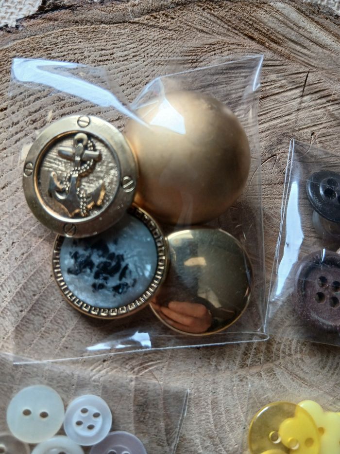 Lot de 4 sachets de boutons - photo numéro 5