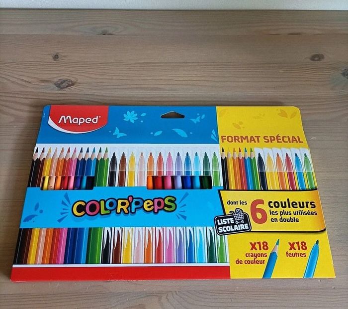 Pochette de 18 crayons de couleur et 18 feutres - Mapped