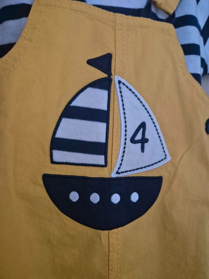 Ensemble marin salopette + t-shirt NEUF - photo numéro 3