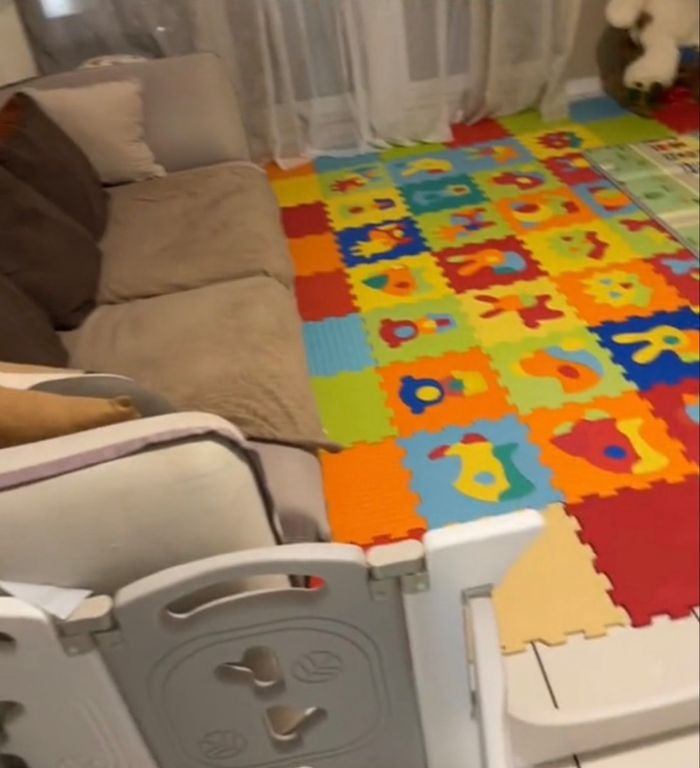 Dalle mousse salle de jeux