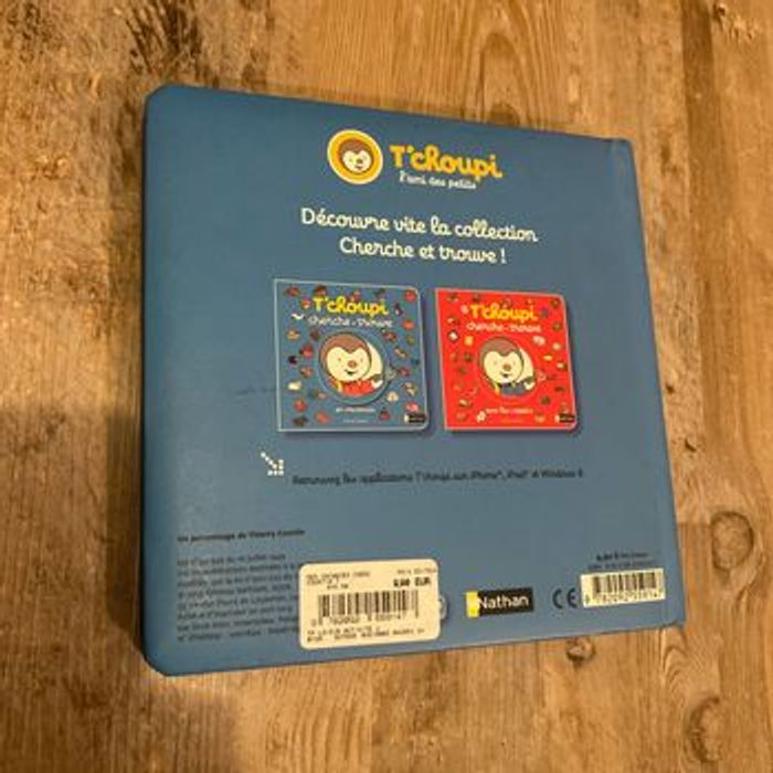Tchoupi cherche et trouve