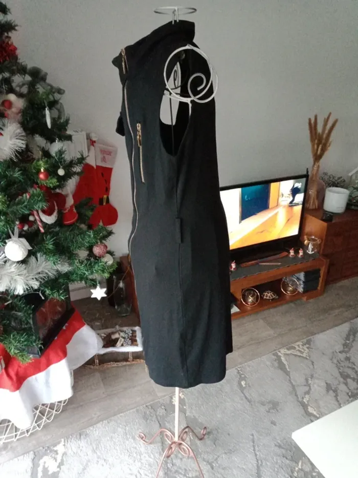 Robe noir sans manches - photo numéro 7