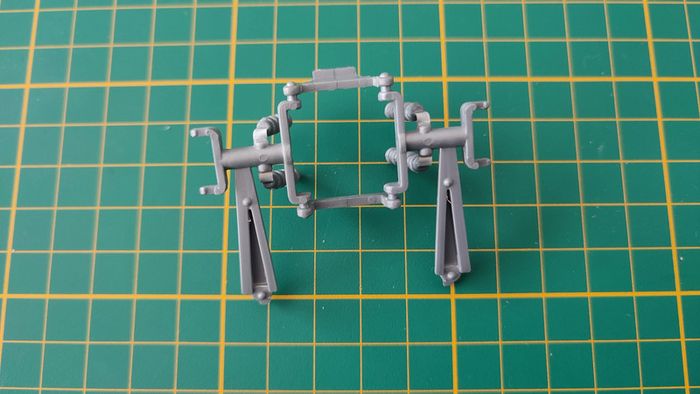 Suspension arrière pièce détachée miniature jaguar type E 1961 1/18 burago #B38 - photo numéro 2