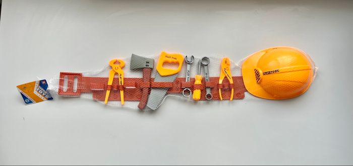 Casque de chantier avec ceinture et divers outils pour enfant - photo numéro 2