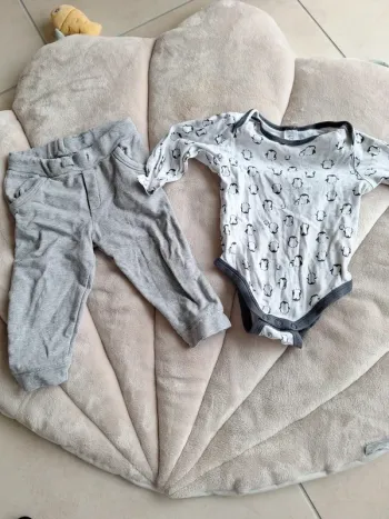 Lot de 1 body + 1 pantalon