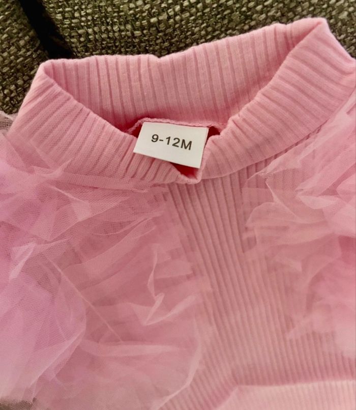 Ensemble pull rose jupe blanche - photo numéro 2