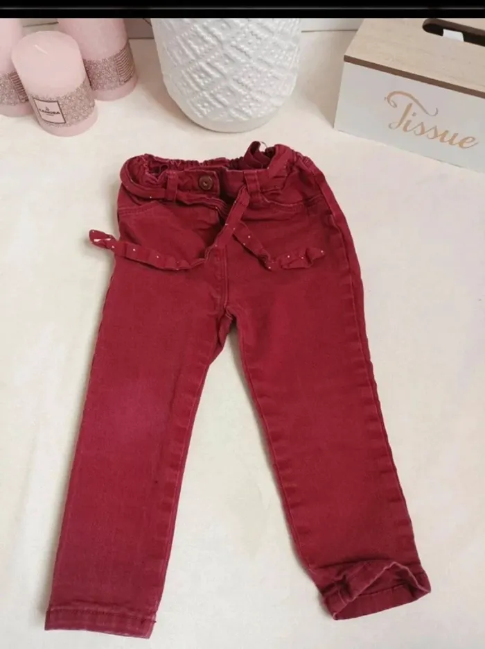 Pantalon bordeaux Kiabi fille 24 mois