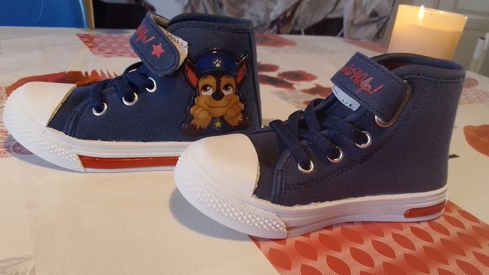 Chaussures neuves