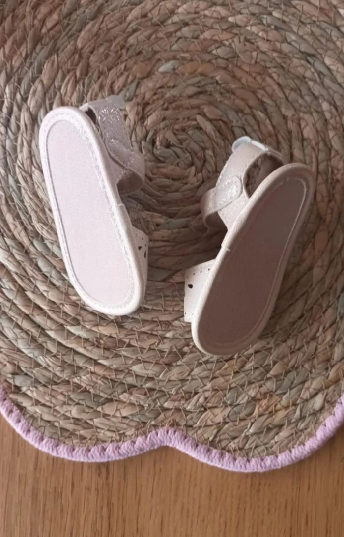 Chaussure bebe 3/6mois - photo numéro 2