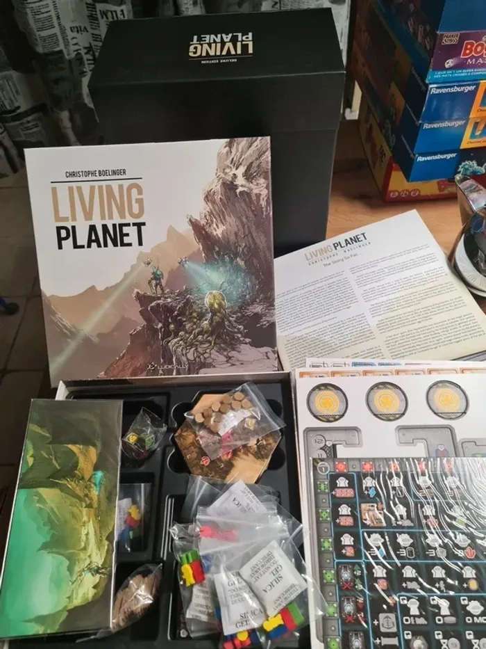 Comme neuf jeu de société Living Planet Deluxe Édition des éditions Ludically, - photo numéro 3