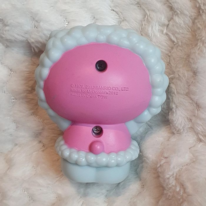 Figurine collection sanrio happy meal hk hello kitty hiver 2012 - photo numéro 3