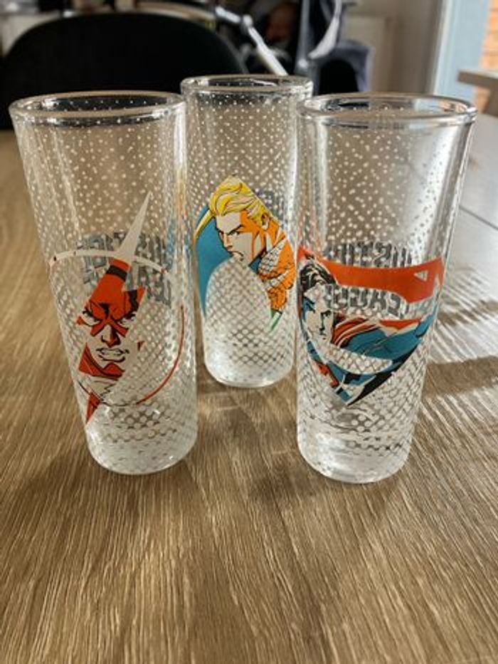 Lot 3 verres à shots DC