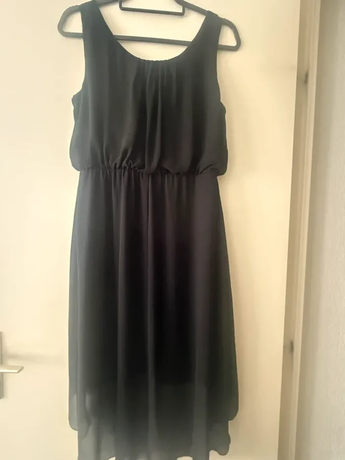 Robe noire Vila