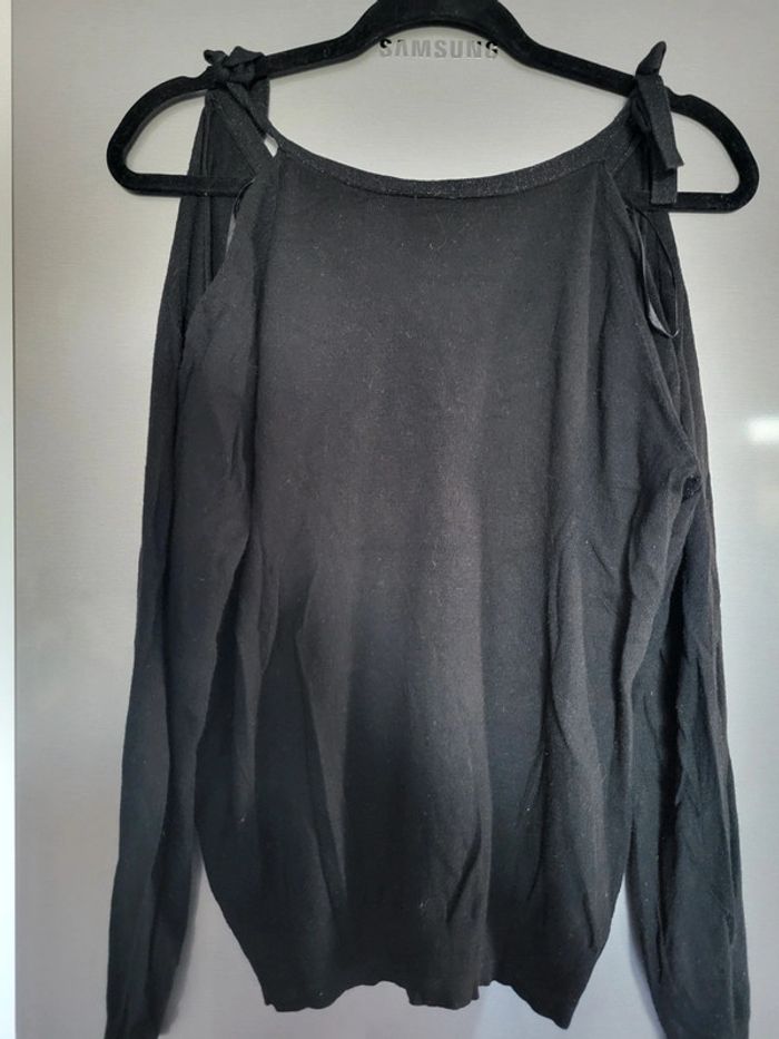 Pull noir col v - photo numéro 2