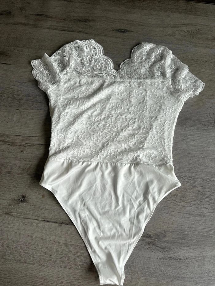 Body en dentelle neuf M - photo numéro 3
