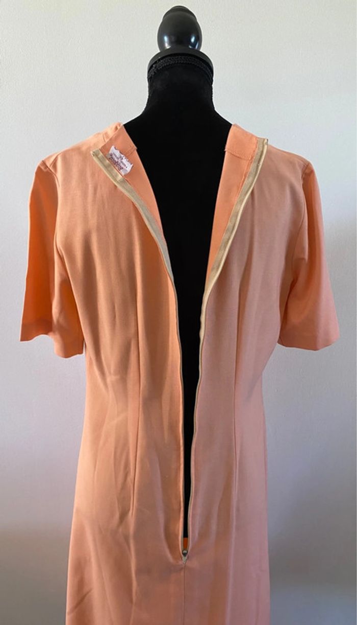 Robe vintage Bragard de service abricot avec broderies taille 40 / 42 - photo numéro 7