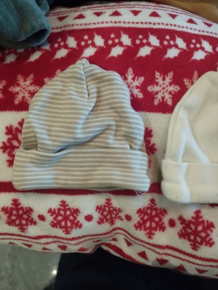 2 bonnets de naissance Kiabi neuf - photo numéro 5