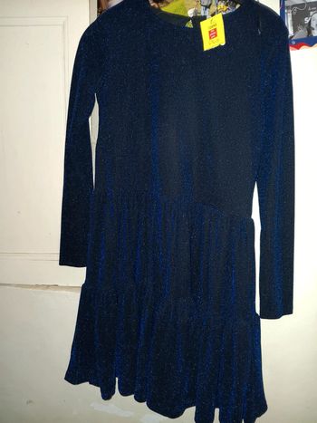 Robe paillette 12 ans voir 14 ans jamais mise sans marque