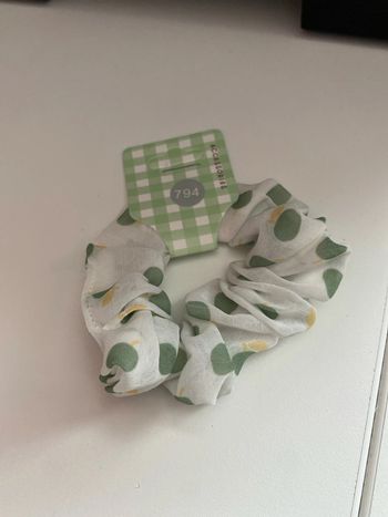 Chouchou blanc à fruits verts