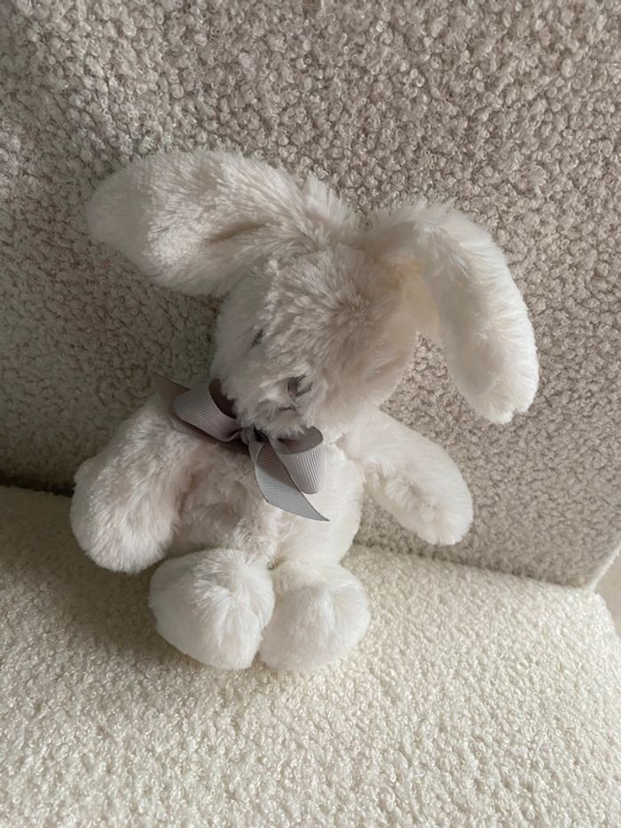 Peluche lapin tout doux