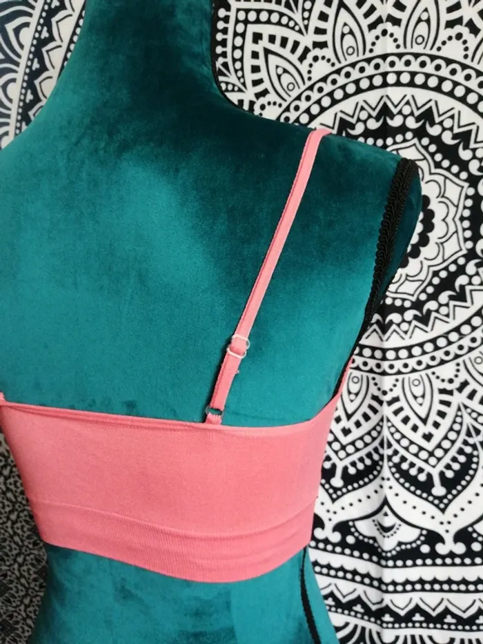 Lot de 2 brassières corail à fines bretelles réglables / sans marque / (S-M) - photo numéro 4