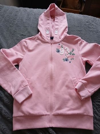 Gilet à capuche rose