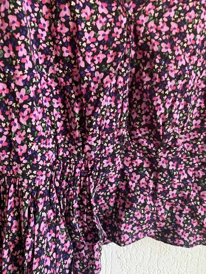 Blouse fleurie Zara taille m 38 rose noire violet - photo numéro 2