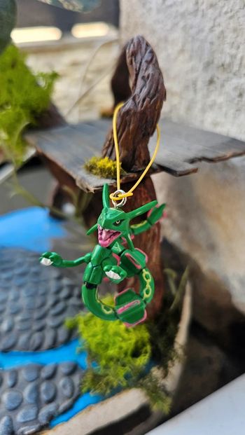 Super figurine Pokemon Nintendo porte clé rayquaza