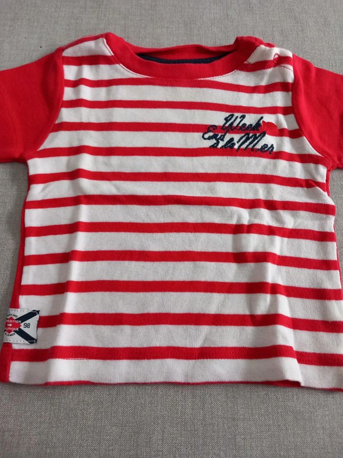 Tee-shirt rouge à rayures 6 mois Excellent état - photo numéro 2
