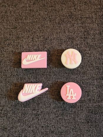 Jibbitz/PinsCrocs/Charms