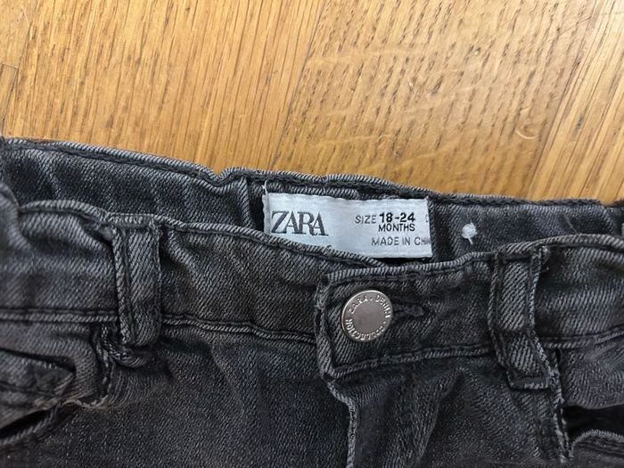 Lot 2 jeans fille 18–24 mois - photo numéro 2