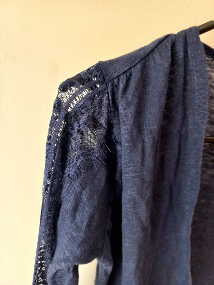 Gilet avec dentelle sur les manches - photo numéro 3