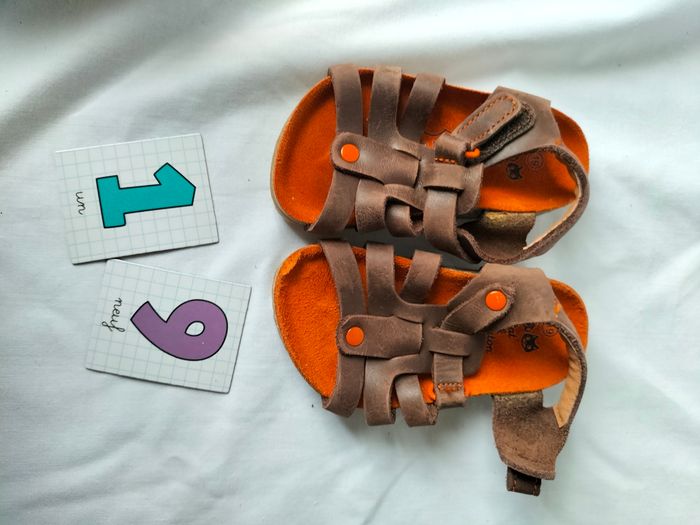 Sandale taille 19