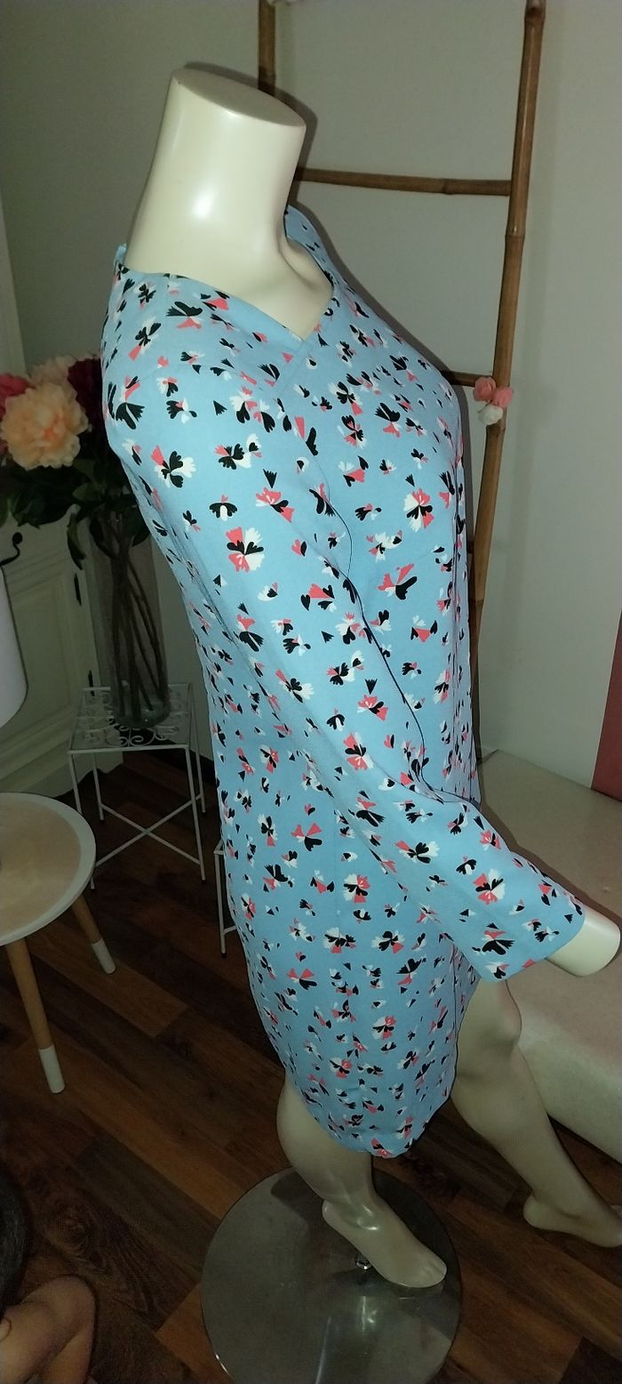 Robe printanière fleurie neuve by Naf Naf Taille 36 neuve - photo numéro 3