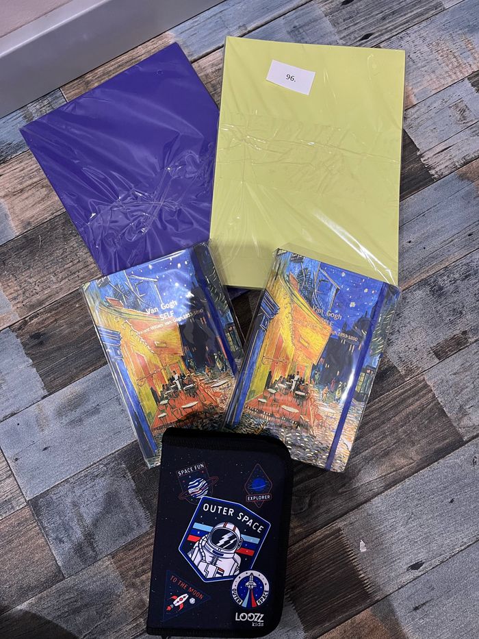 Lot feuilles carnet et trousse enfant