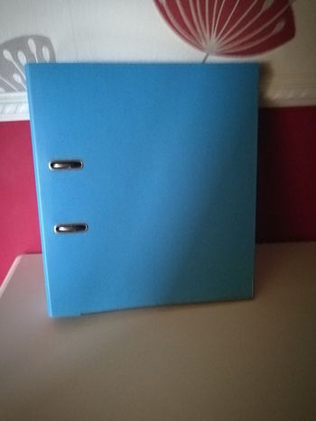 Classeur a levier 24 x 32 bleu