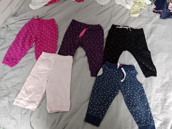 Lot vêtements fille 9 mois - photo numéro 2