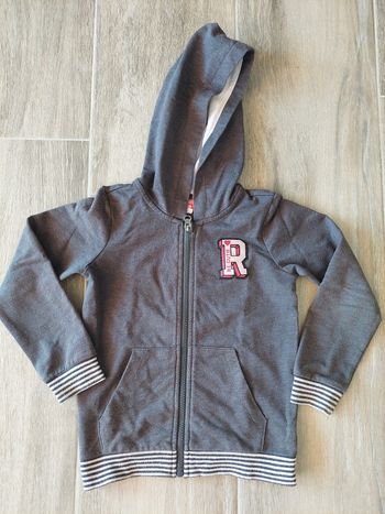 Sweat zippé à capuche