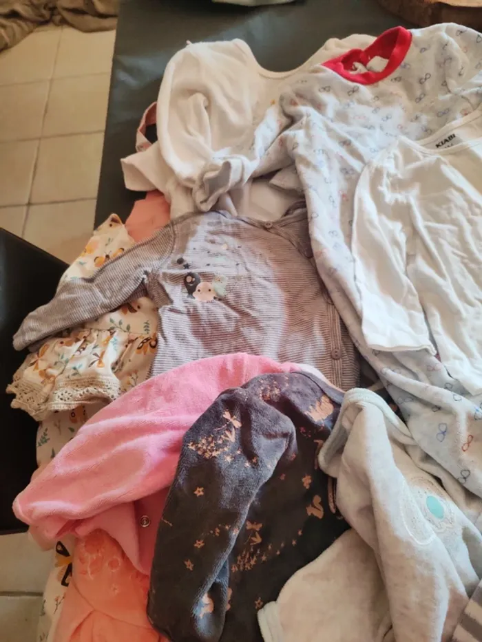 Gros lot vêtement 6mois fille - photo numéro 2