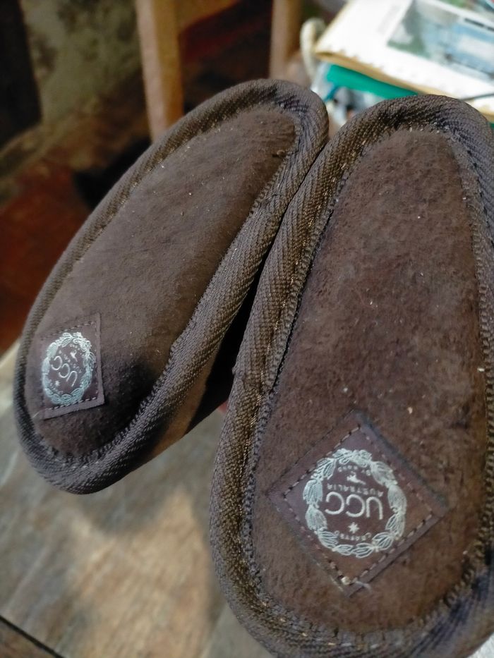 Ravissantes UGG neuves pt 18/19 - photo numéro 3