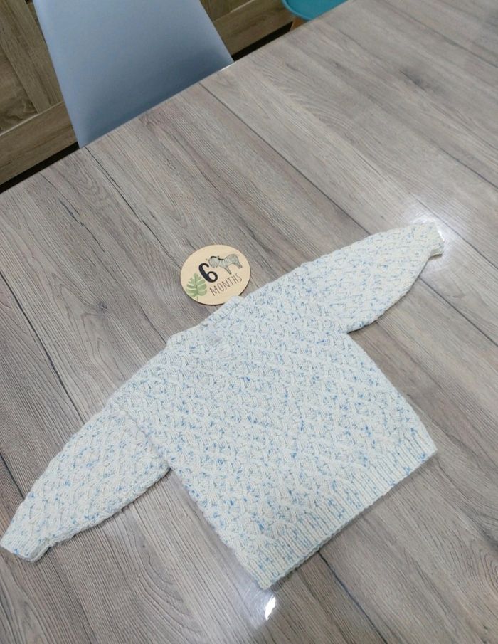 Pull taille 6 mois - photo numéro 2